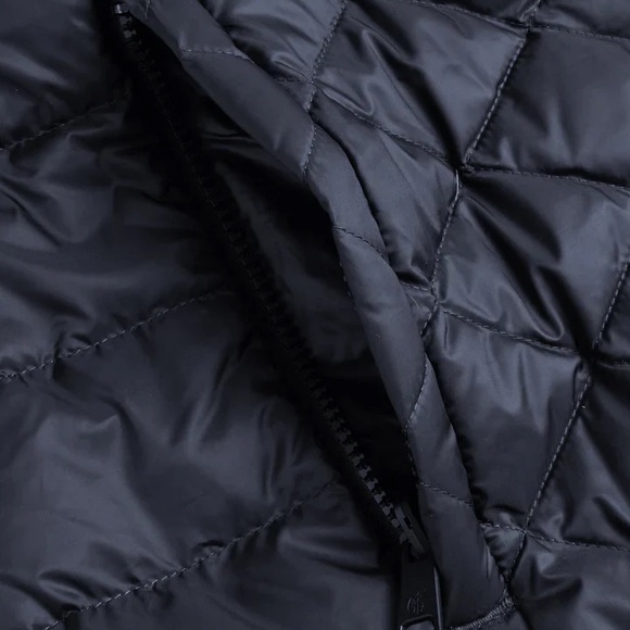 Greyson Cody X-Lite Black Puffer Vest with Quilted Design and High Collar - Picture 4 of 6